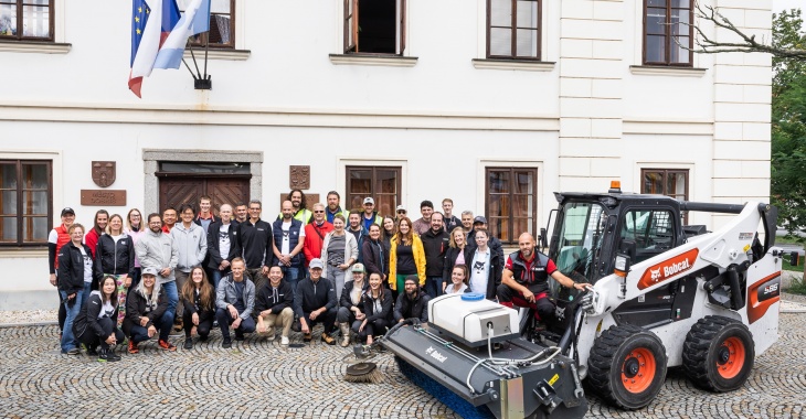 Pracownicy Doosan Bobcat odwdzięczają się społecznościom w regionie EMEA jako wolontariusze