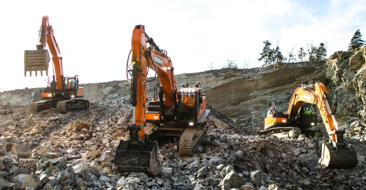 Doosan wprowadza nowy model maszyny przeładunkowej DX230WMH-5