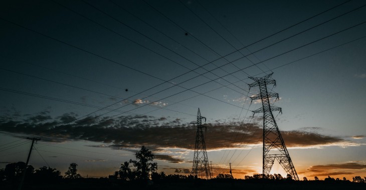 Ceny uprawnień do emisji CO2 ponad dwukrotnie wyższe niż przed rokiem