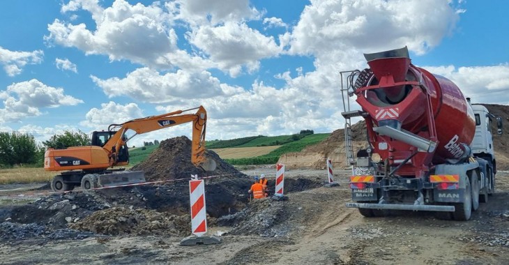 Roboty ziemne i mostowe na budowie obwodnicy Ostrowca Świętokrzyskiego